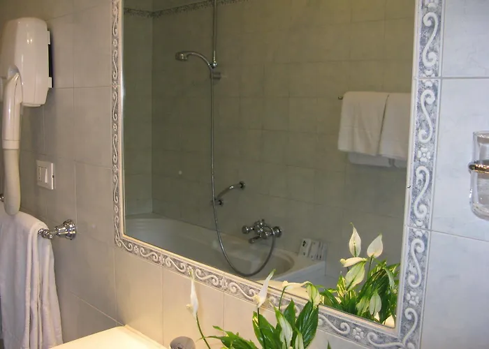 York Hotel 3*